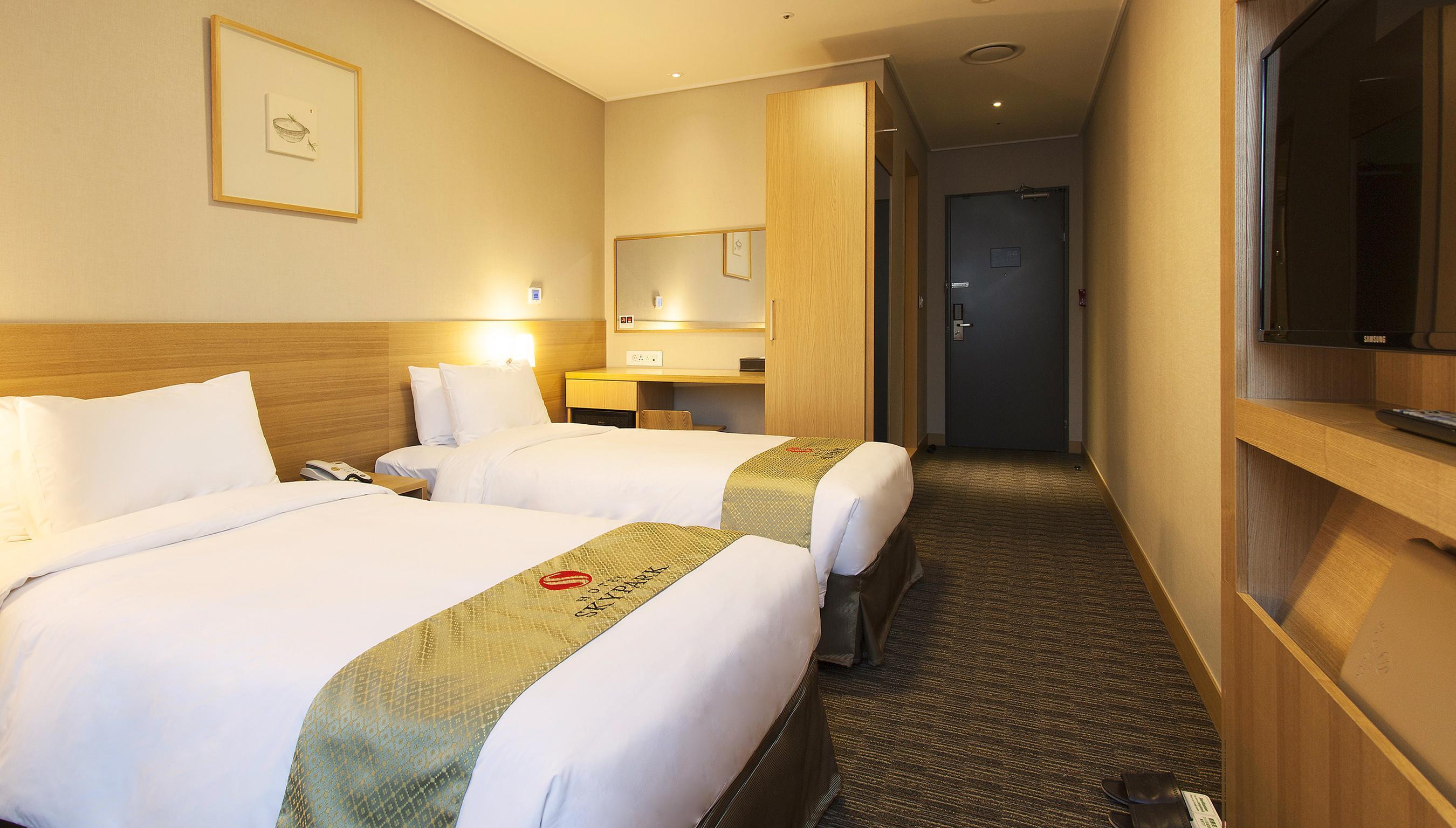 Hotel Skypark Central Myeongdong Seoul Exterior photo