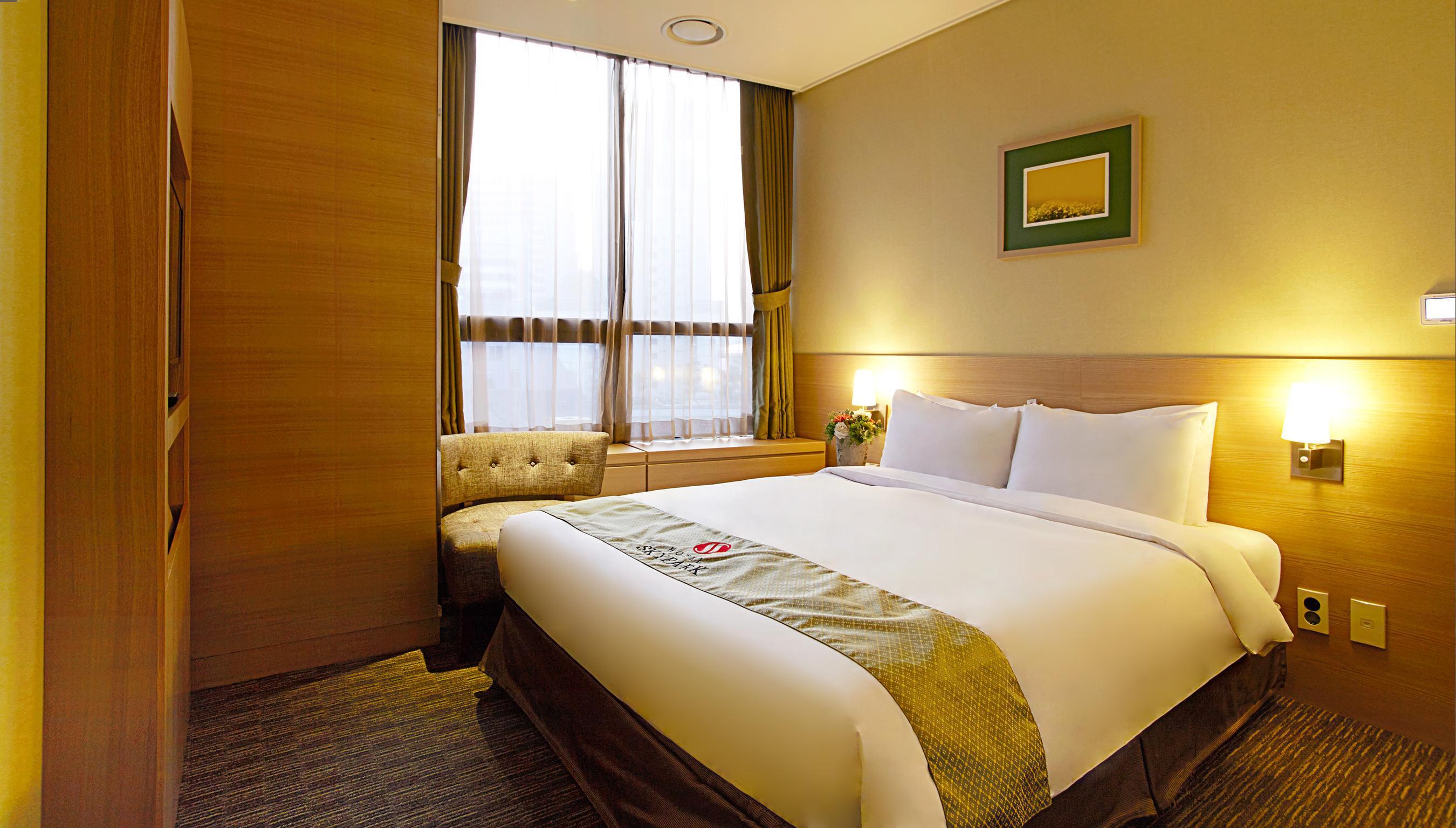Hotel Skypark Central Myeongdong Seoul Exterior photo