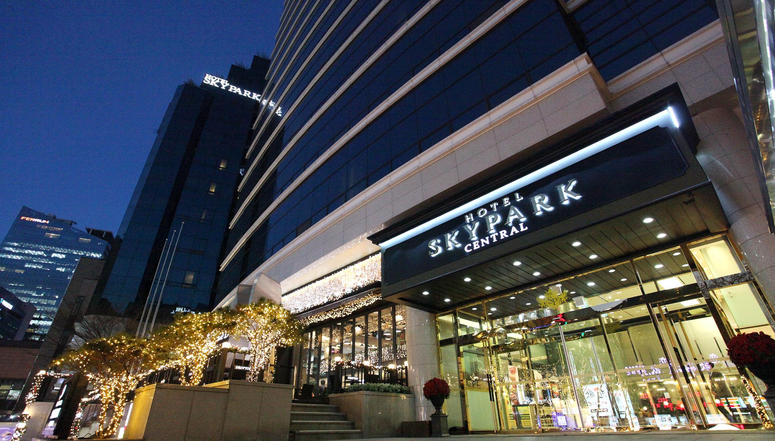 Hotel Skypark Central Myeongdong Seoul Exterior photo